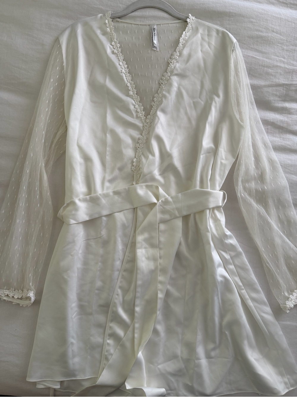 Flora Nikrooz Showstopper Charmeuse Robe with Lace - Ivory - Size M